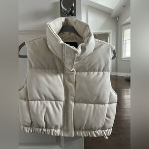 Zara Women's Off-White Puffer Vest